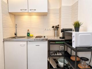 Warm 2-Bedroom Ground-Floor Flat near Taborstraße Metro - 2