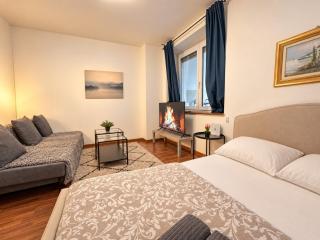 Warm 2-Bedroom Ground-Floor Flat near Taborstraße Metro - 1