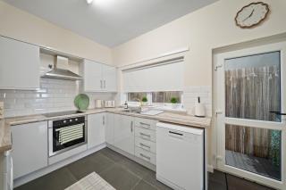 2 Bedroom Derry City Centre House with Free WiFi 5 Guests - 2