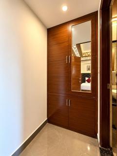 Blisbook Dwaper Hotel Near Library Mall Road - 8