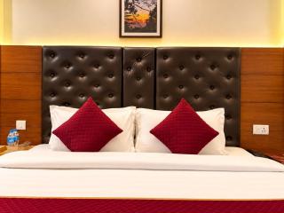 Blisbook Dwaper Hotel Near Library Mall Road - 9