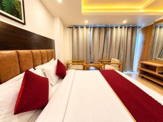 Blisbook Dwaper Hotel Near Library Mall Road - 5