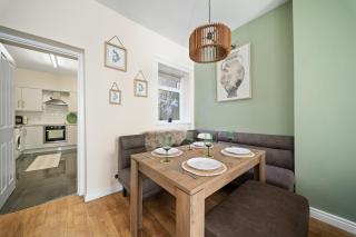 2 Bedroom Derry City Centre House with Free WiFi 5 Guests - 4