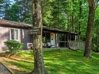 Getaway House at Avenwood Cabins - 9