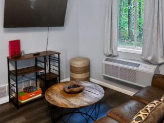 Getaway House at Avenwood Cabins - 2