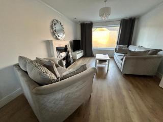 Spacious 2BR South Anston House Driveway Parking - 0