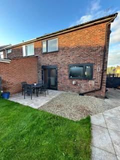 Spacious 2BR South Anston House Driveway Parking - 1
