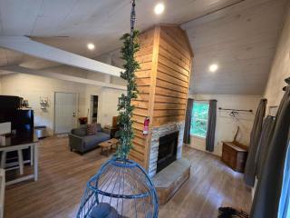 Owl's Tale at Avenwood Cabins - 2
