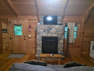 Whippoorwill at Avenwood Cabins - 4