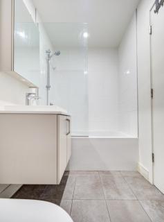 Bright 1BR Montreal - Near Metro & Downtown - 6