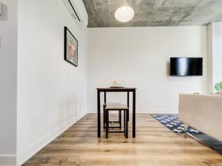 Bright 1BR Montreal - Near Metro & Downtown - 1