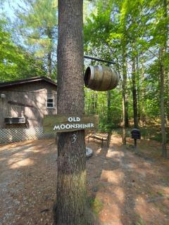 The Old Moonshiners at Avenwood Cabins - 9