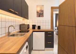 Stylish 2-Room Apartment for 8 near Hauptbahnhof - 1