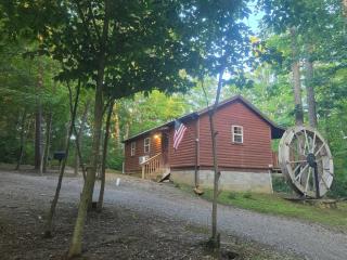 Millers Den at Avenwood Cabins - 9