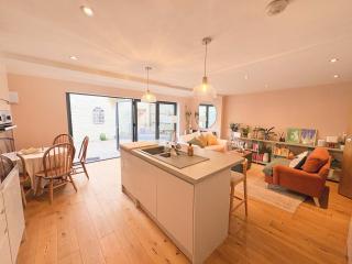 Harbourside Haven - Two bedroom House - 8