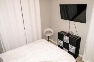 Quiet 3BR Stay Near 430 - 2