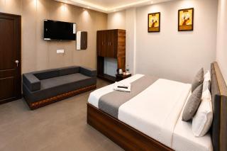 The White House Varanasi - Hotel Near Kashi Vishwanath Temple - 3