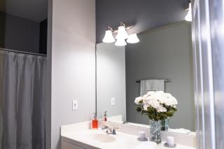 Quiet 3BR Stay Near 430 - 3