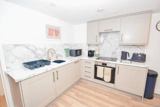 Spacious 1BED Mezzanine Apartment in Central Leeds - 8