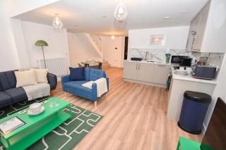 Spacious 1BED Mezzanine Apartment in Central Leeds - 2