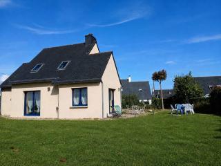 CARANTEC FAMILY HOME WITH GARDEN 8 people - 8