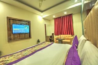 Hotel Vikrant Plaza - 2