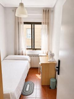 Roomin Hostel - 3