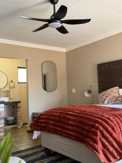 Breeze At The Bay Self Catering Room D - 9