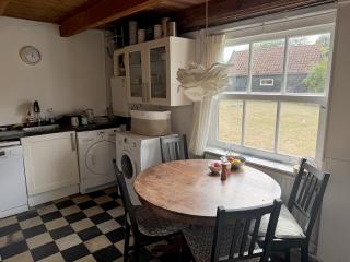 Lovely cottage by the seaside - 1