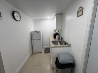 Fully Furnished Studio Near Miami - 5