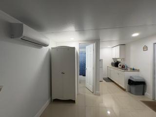 Fully Furnished Studio Near Miami - 3