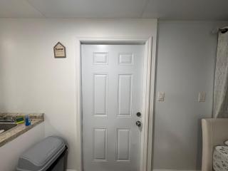Fully Furnished Studio Near Miami - 2