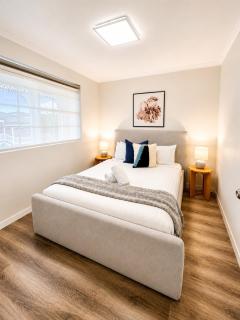 2BR Near Manuka with Pool, Gym and Sauna - Hosted by Canstay - 7