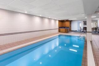 2BR Near Manuka with Pool, Gym and Sauna - Hosted by Canstay - 1