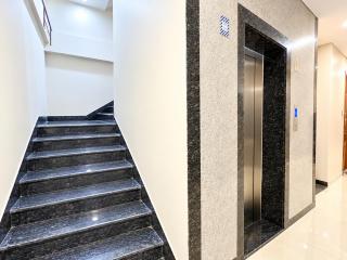 Hotel Shriyam Nadni Grand Near Vishwanath Temple# Resturent and Lift Facilities - Fully Air conditioning Rooms - 6