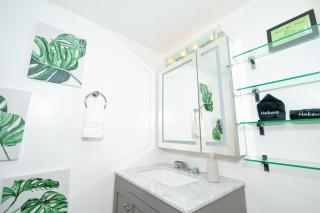 Spacious 3BR Condo - 8