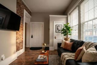 Park Place- cozy modern space fully updated fast WiFi good coffee and easy parking - 6