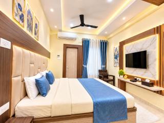 Hotel Shriyam Nadni Grand Near Vishwanath Temple# Resturent and Lift Facilities - Fully Air conditioning Rooms - 4