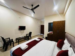 Surabhi Comforts Inn , Your Home Away from Home - 4
