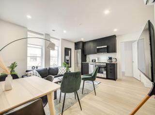Central 2BR Montreal - Near Bell Centre - 8