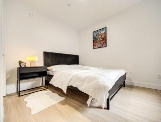 Central 2BR Montreal - Near Bell Centre - 6