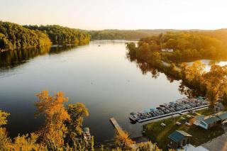 Waterfront Lake Views Villa with Hot tub in Hocking Hills - 9