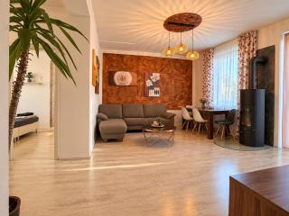 Großartige 3 Zimmer Ferienwohnung mit Kamin und Garten für 1-6 Personen - 0