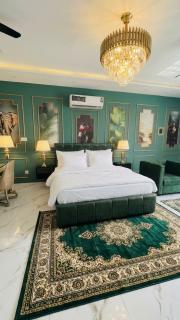 The Royal Mint Suite Money Heist Luxury Apartment - 0