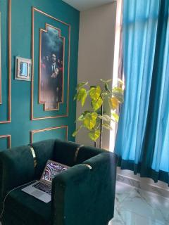 The Royal Mint Suite Money Heist Luxury Apartment - 3