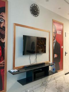 The Royal Mint Suite Money Heist Luxury Apartment - 2