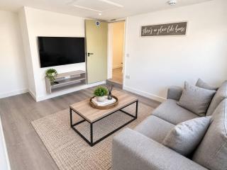 The Junction 3 Bed Centrally located - 1