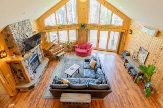 Spacious Luxury Lodge with Lake Views, Sleeps 15, Upgraded Amenities CB15 - 7