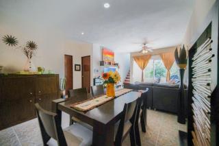 Penthouse 2BR Private Jacuzzi - 3 Blocks to Beach - 4