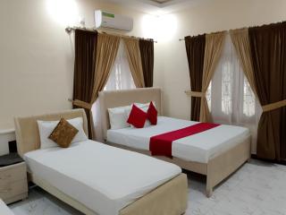 The Elegant Lodge-Guest House - 7